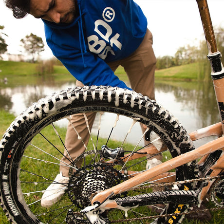 Cómo limpiar tu bicicleta de montaña con los productos de Be Dirt: Guía Completa