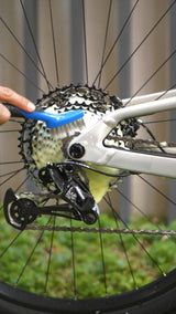 CASSETTE_BRUSH_CEPILLO_CASSETTE_CADENA_BE_DIRT_BEDIRT_BICICLETA_BICI_MOTOCICLETA_MOTO_DEPORTE_CICLISMO_BTM_RUTA_ENDURO_LIMPIEZA_LIMPIO_LIMPIADORES